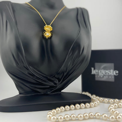 Pearlescent Shell Necklace