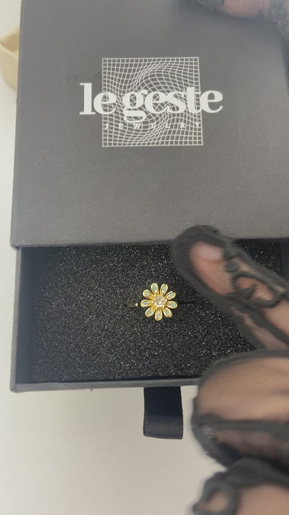 Tricolor Flower Ring