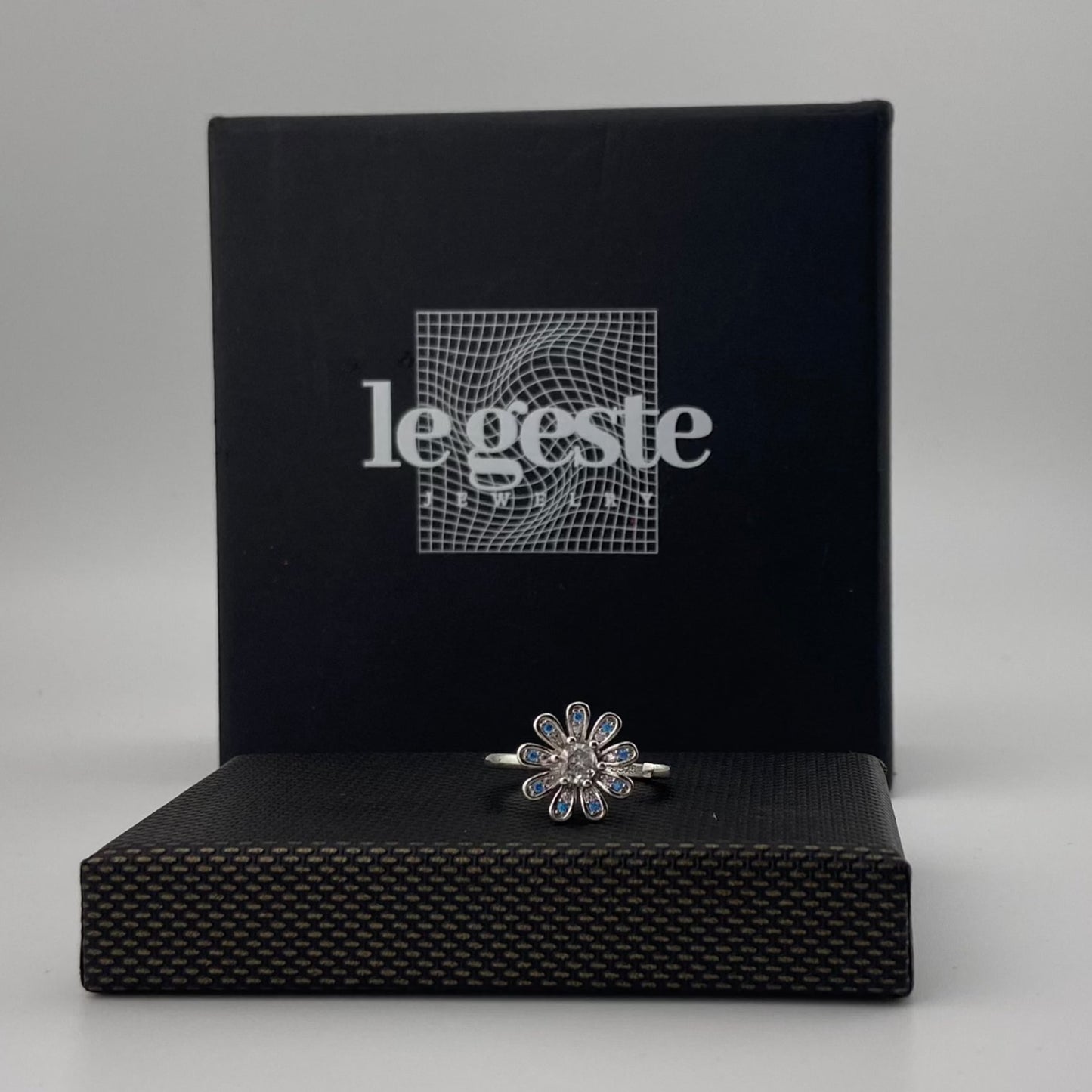 Tricolor Flower Ring